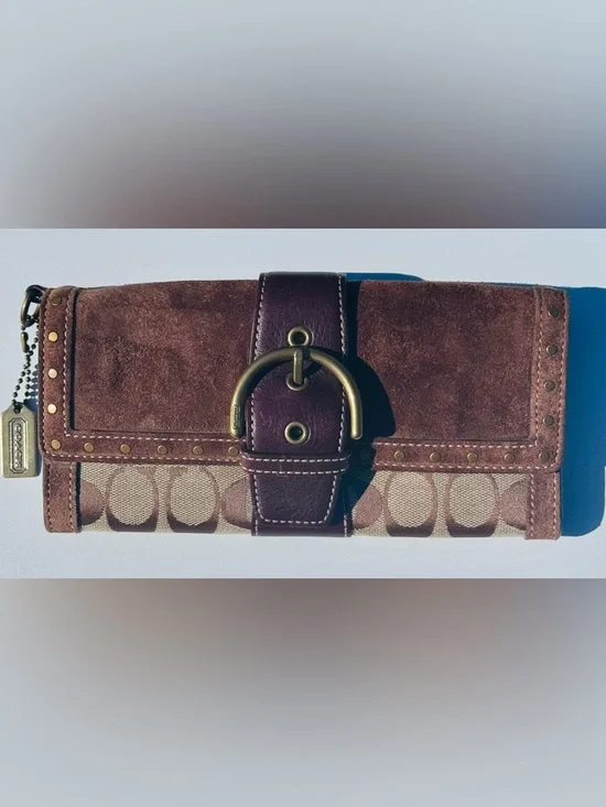 Coach SoHo studded suede signature clutch wallet vintage - Picture 1 of 17